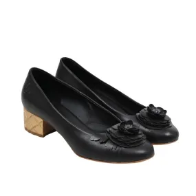 Flat slip-on shoes